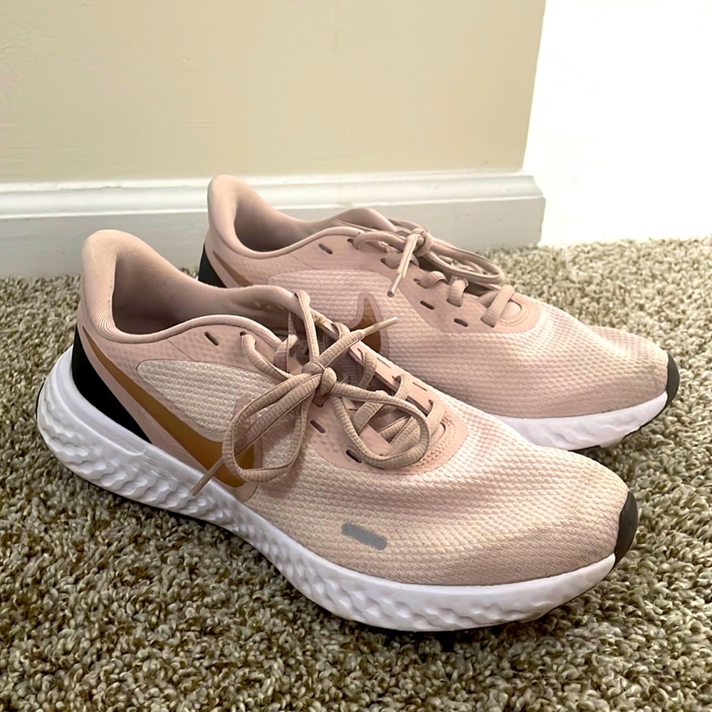 Womens Nike sneakers